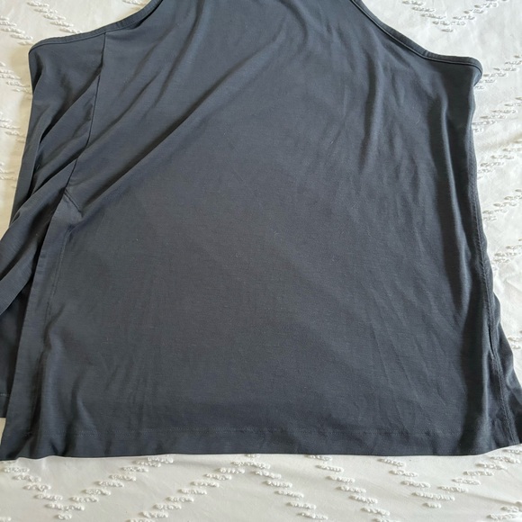 • [Athleta] Explore Tank • - Picture 4 of 13